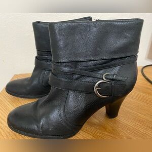 St Johns Bay Ankle Boots in black. Size 9